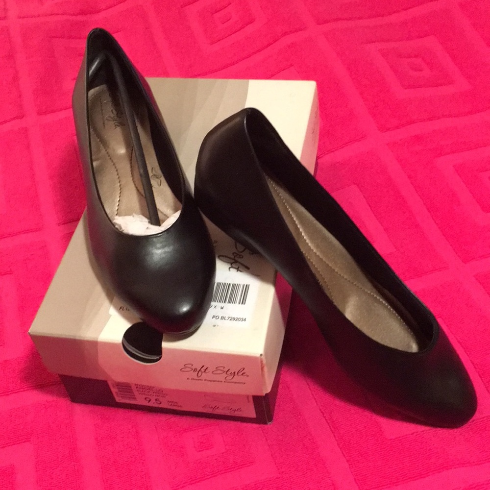 Soft Style Black Low Heel Pumps - Hush Puppies